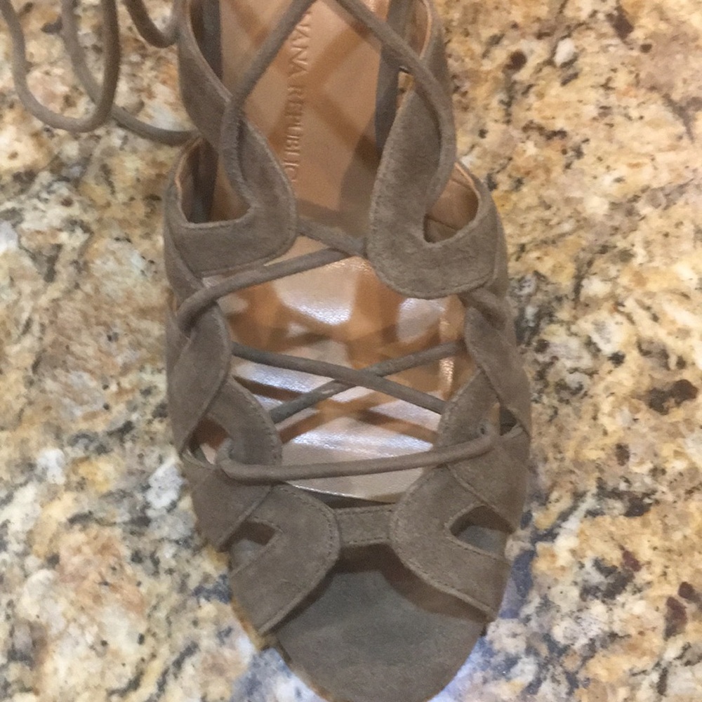 Heels - Picture 5 of 6